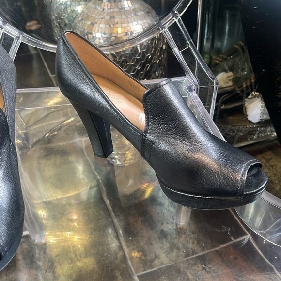 Naturalized shoe - Picture 2 of 4